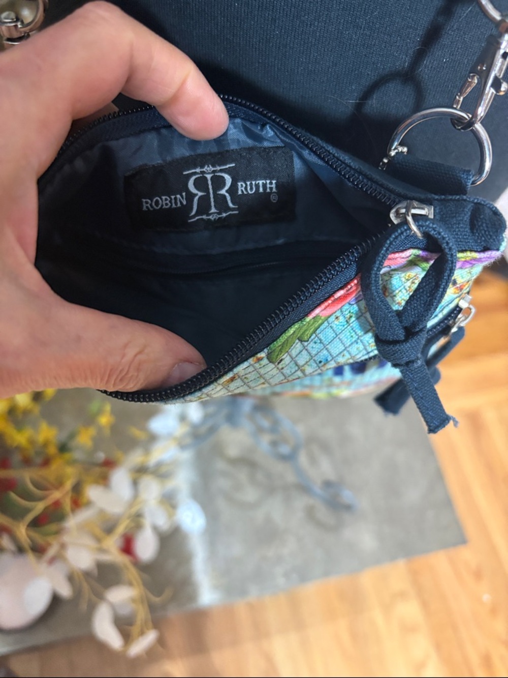 NWT Robin Ruth Blue Floral "CALIFORNIA" Crossbody Bag - Picture 6 of 9